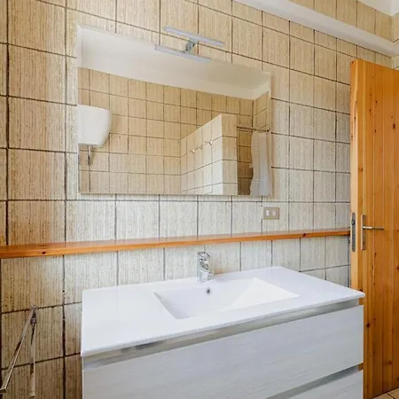 Apartament Incantevole Appartamento Con Terrazza Vista Monte Conero Ombrellone Con Due Lettini Inclusi *